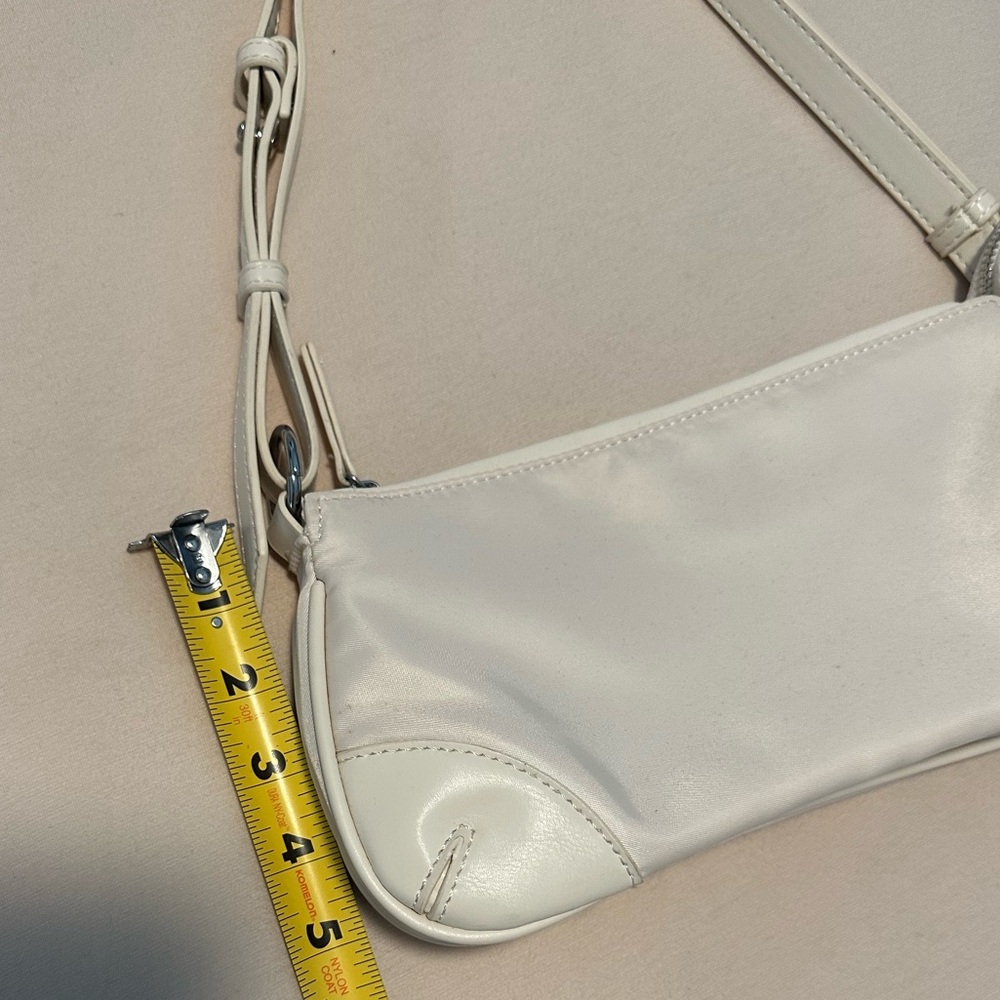 Cream nylon shoulder purse - Picture 3 of 4